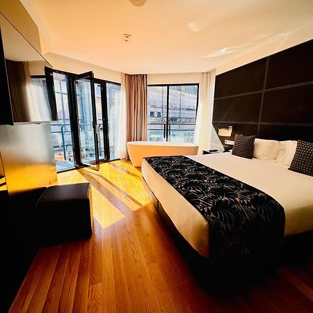 Hotel Inffinit Vigo Exteriör bild