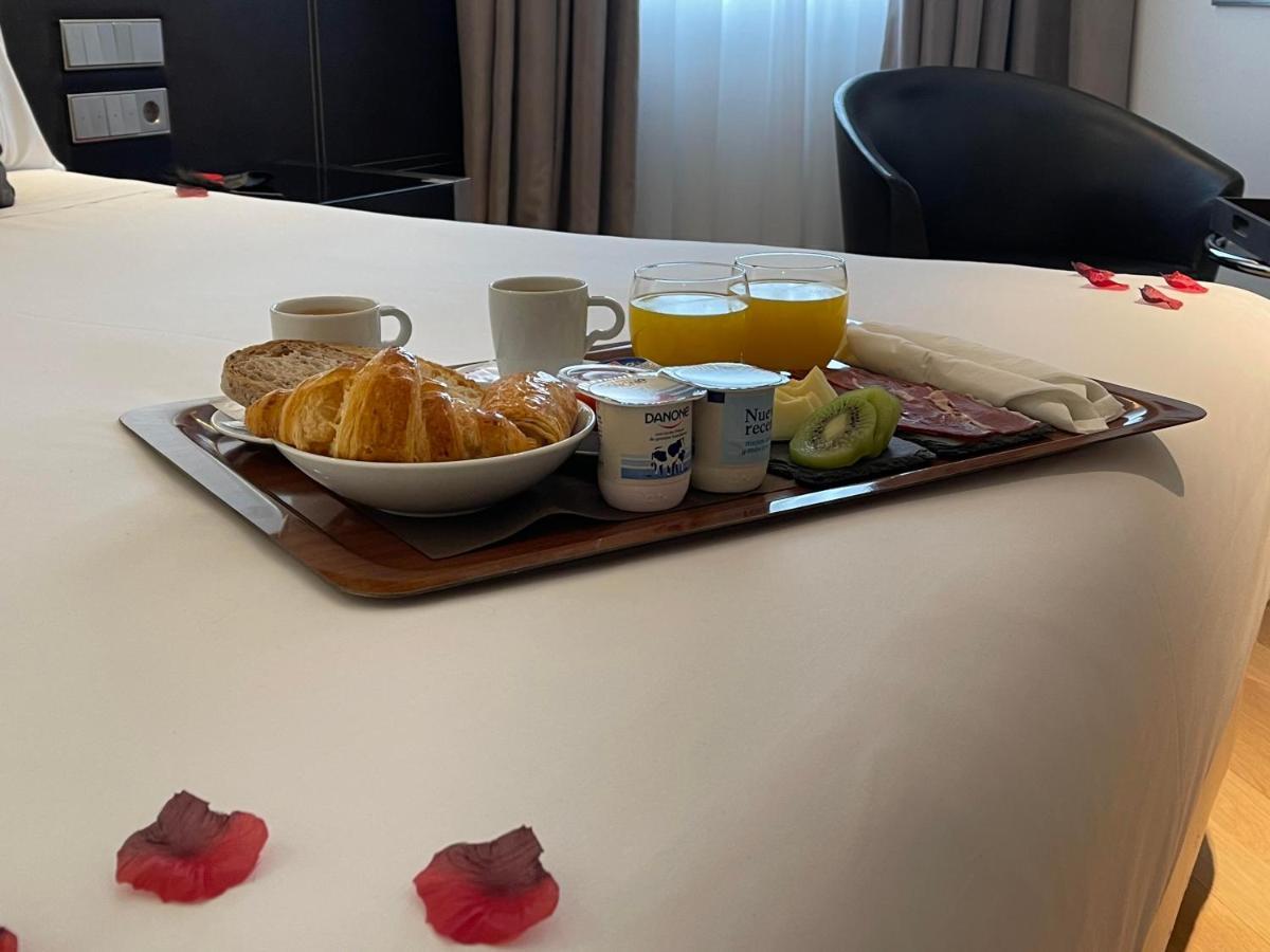 Hotel Inffinit Vigo Exteriör bild