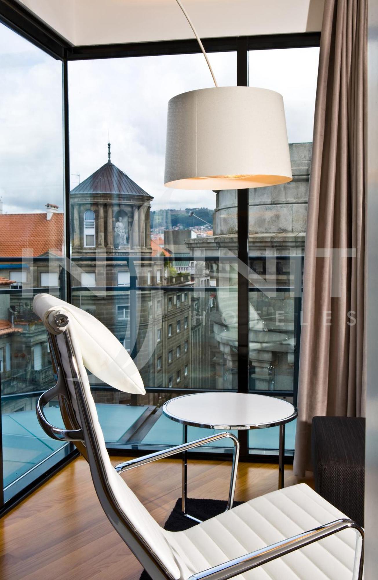 Hotel Inffinit Vigo Rum bild