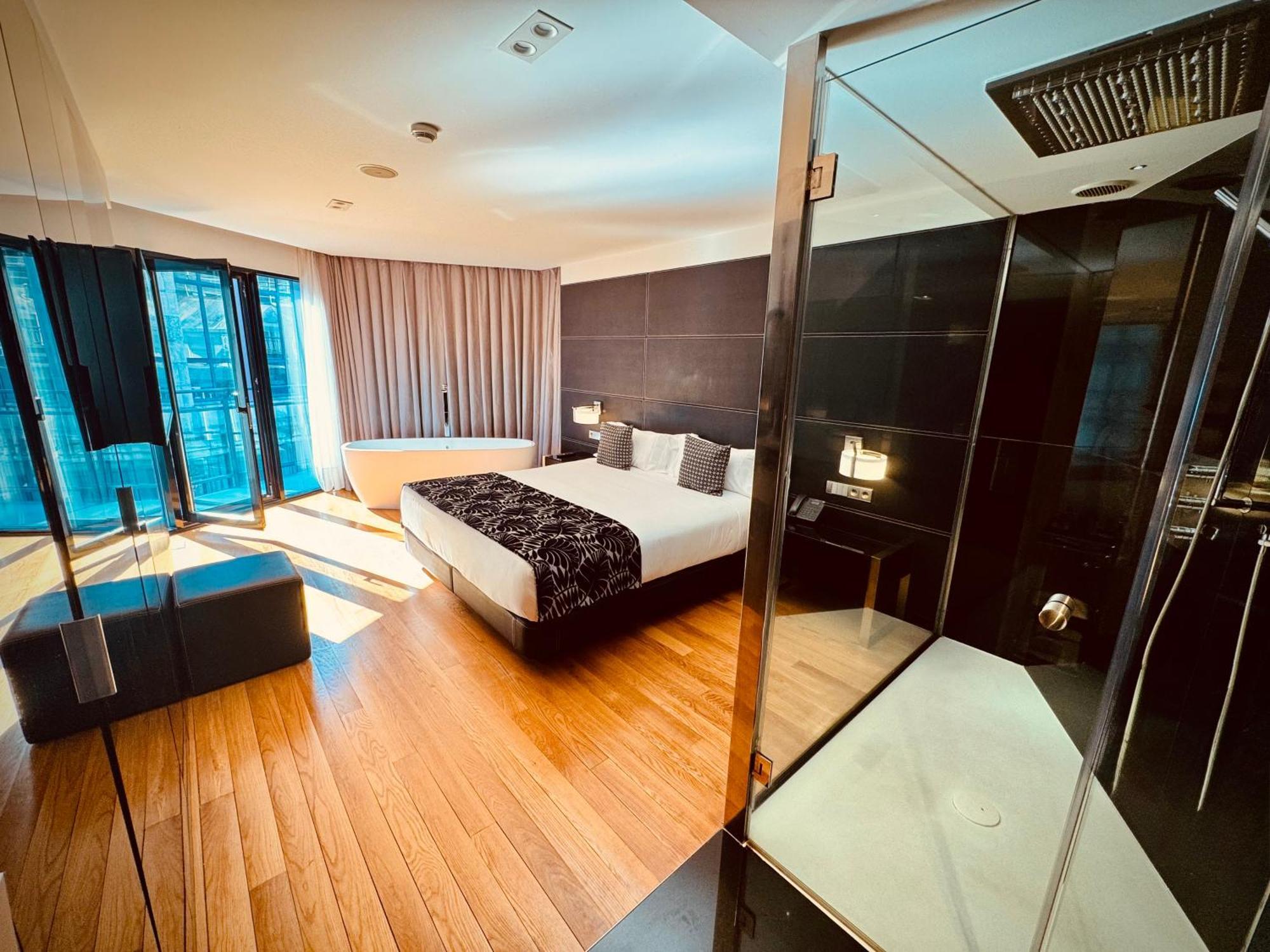 Hotel Inffinit Vigo Exteriör bild